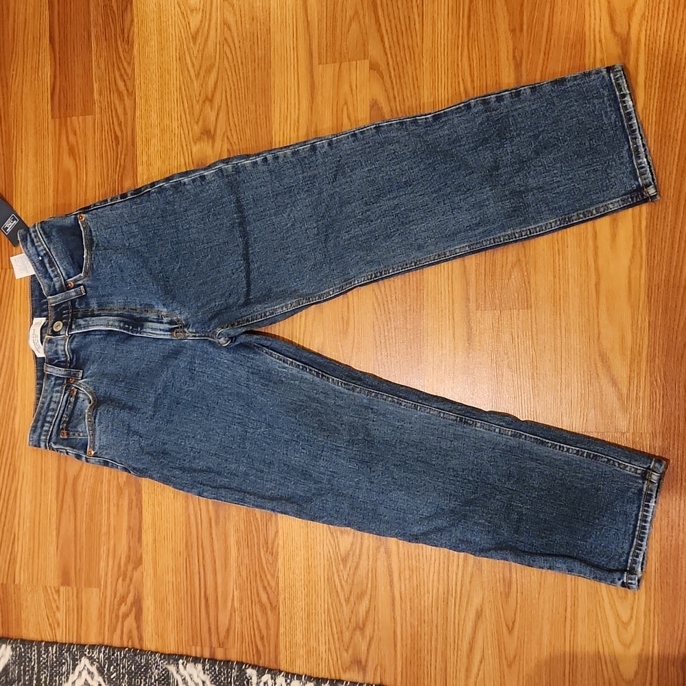 Abercrombie Ultra High Rise Ankle Straight -short